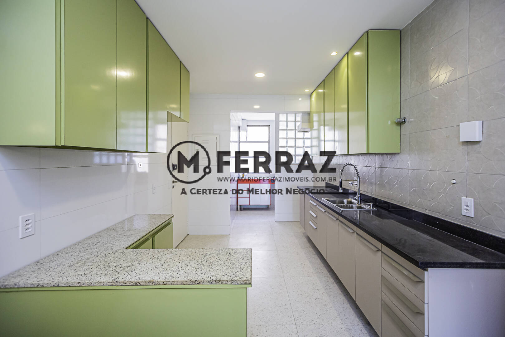 Apartamento para alugar com 2 quartos, 147m² - Foto 10