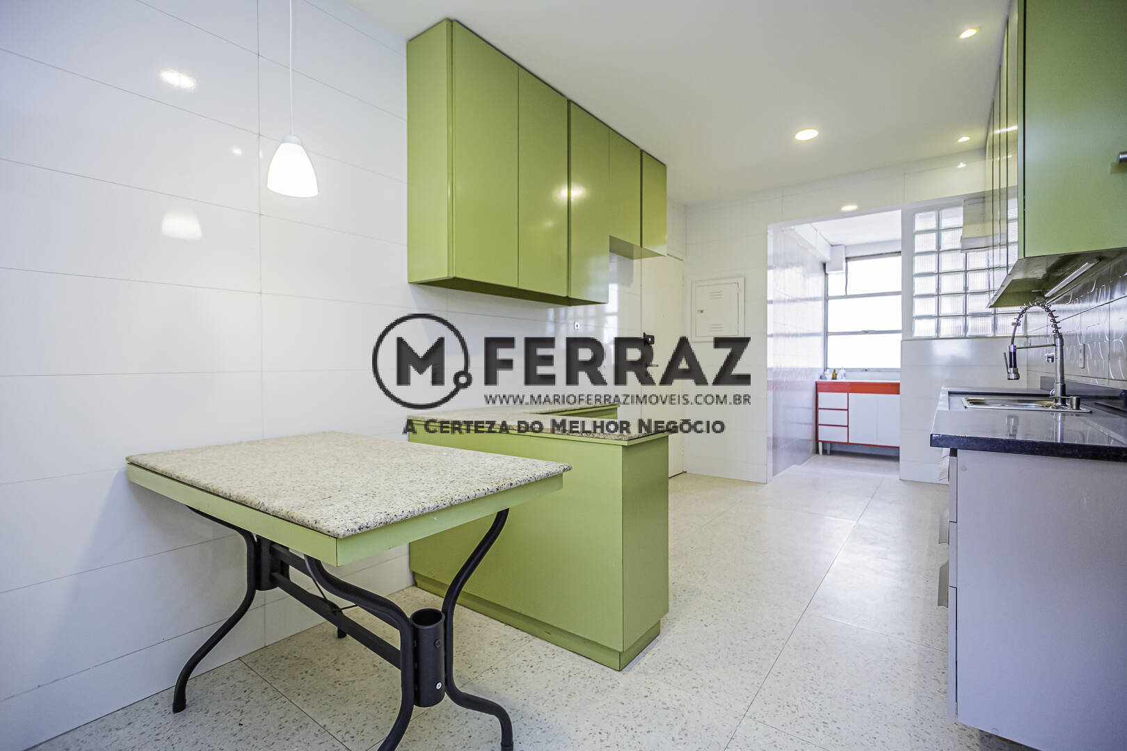 Apartamento para alugar com 2 quartos, 147m² - Foto 13