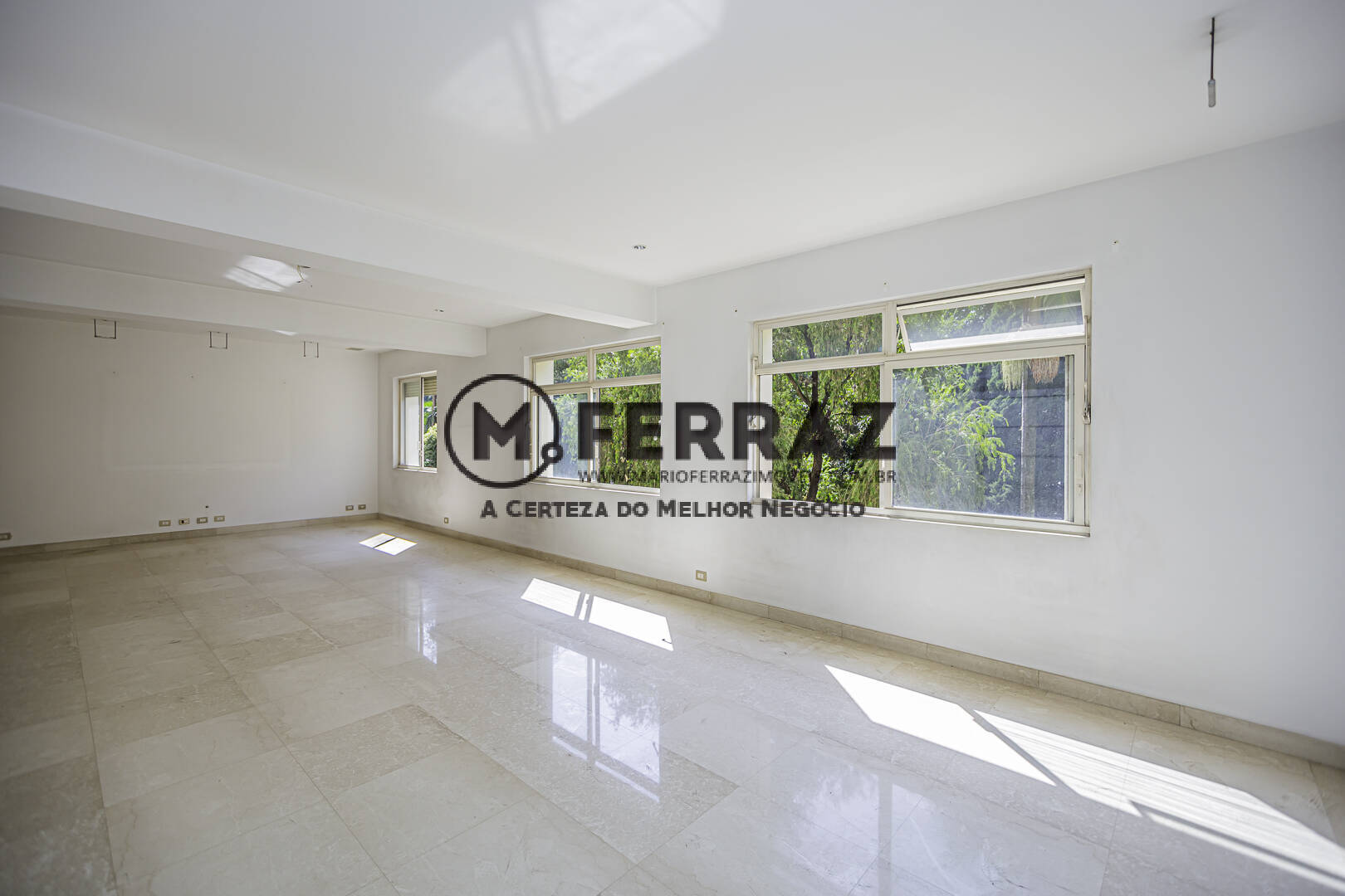 Apartamento à venda com 4 quartos, 260m² - Foto 2