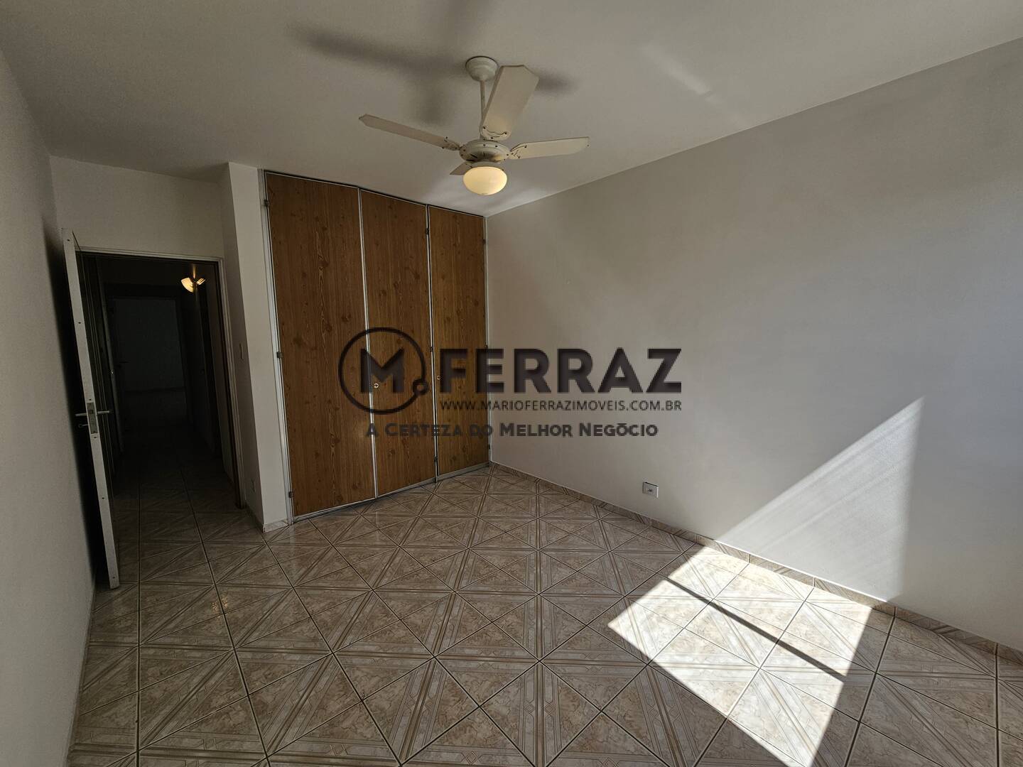 Apartamento para alugar com 3 quartos, 142m² - Foto 10