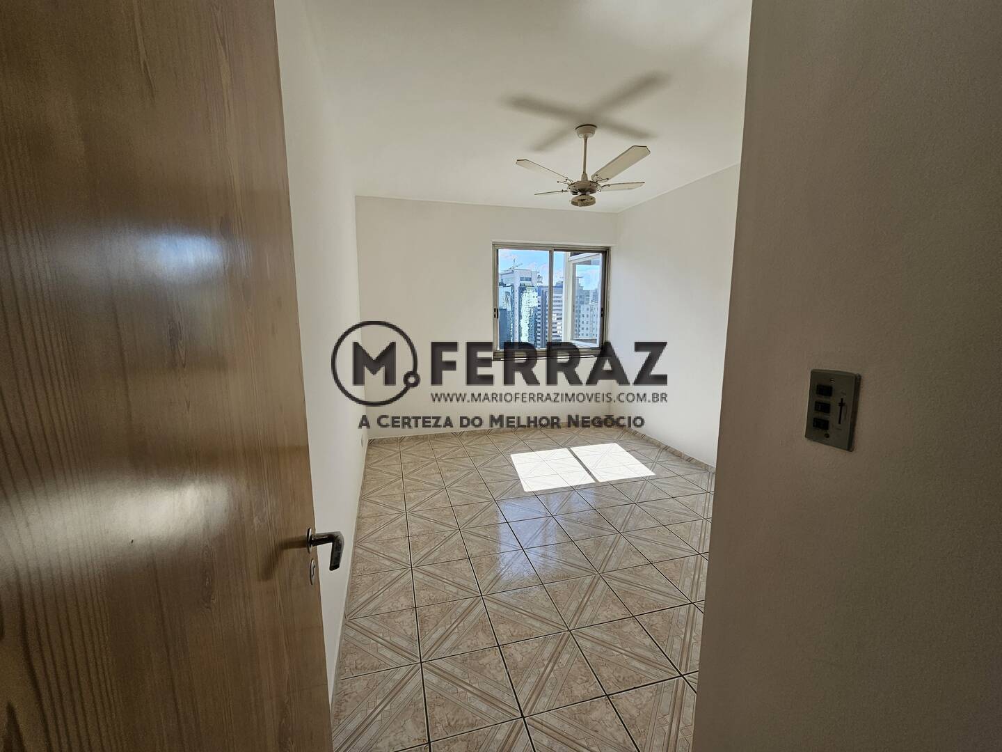 Apartamento para alugar com 3 quartos, 142m² - Foto 8