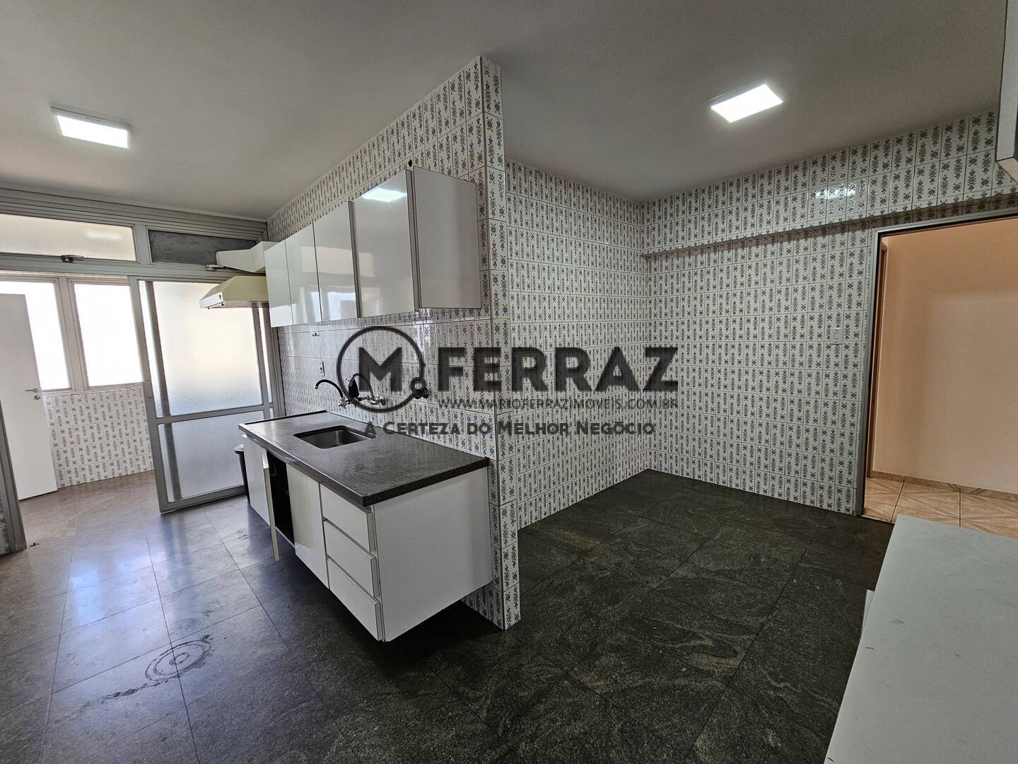 Apartamento para alugar com 3 quartos, 142m² - Foto 5