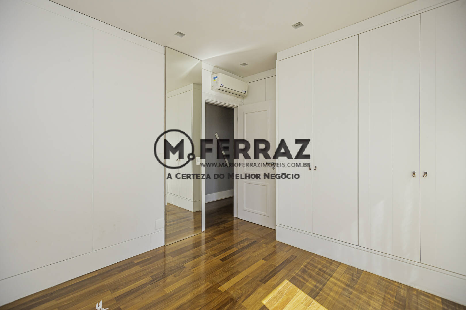 Apartamento para alugar com 3 quartos, 236m² - Foto 28