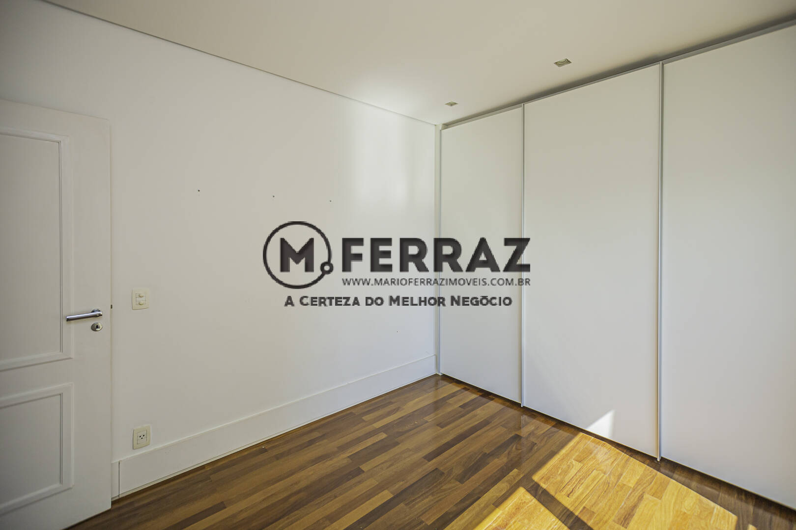 Apartamento para alugar com 3 quartos, 236m² - Foto 31