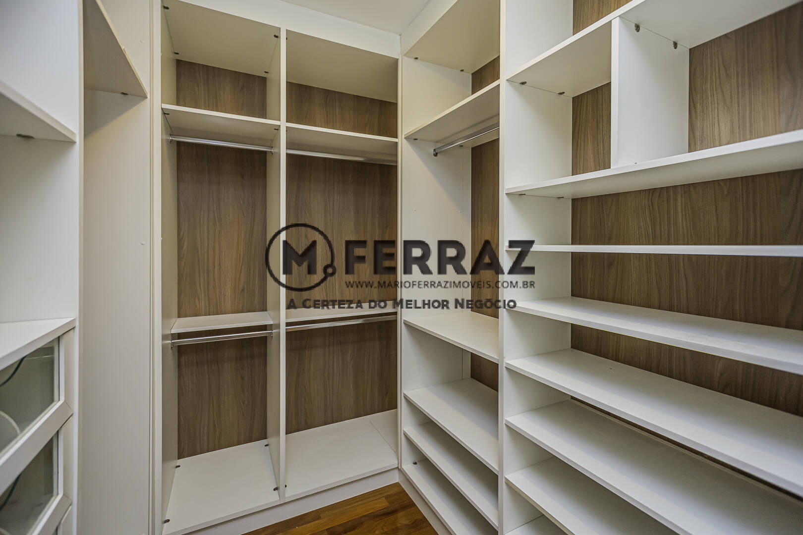 Apartamento para alugar com 3 quartos, 236m² - Foto 24