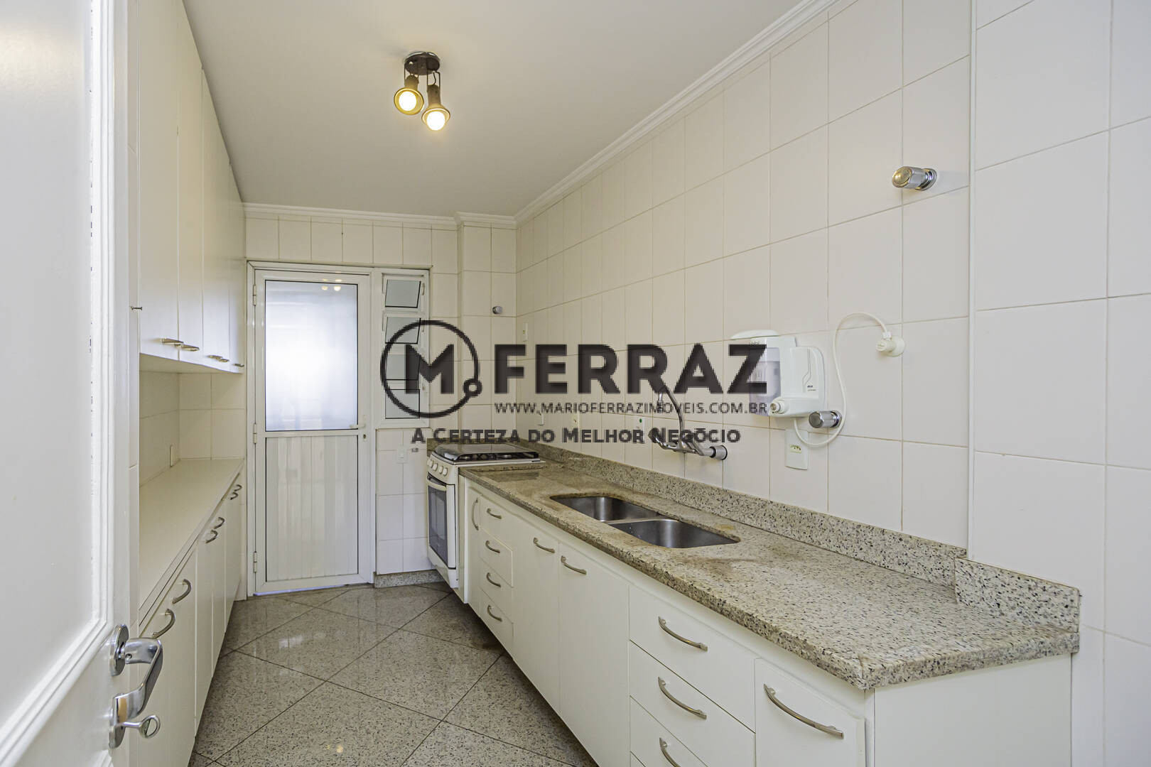 Apartamento à venda com 2 quartos, 98m² - Foto 11