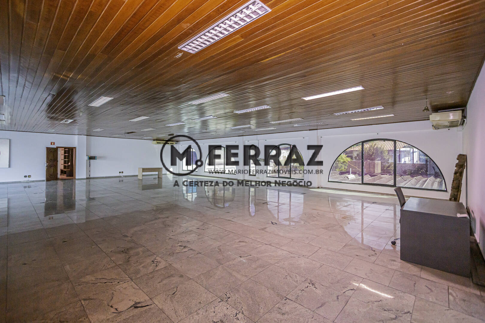 Prédio Inteiro para alugar, 1300m² - Foto 2