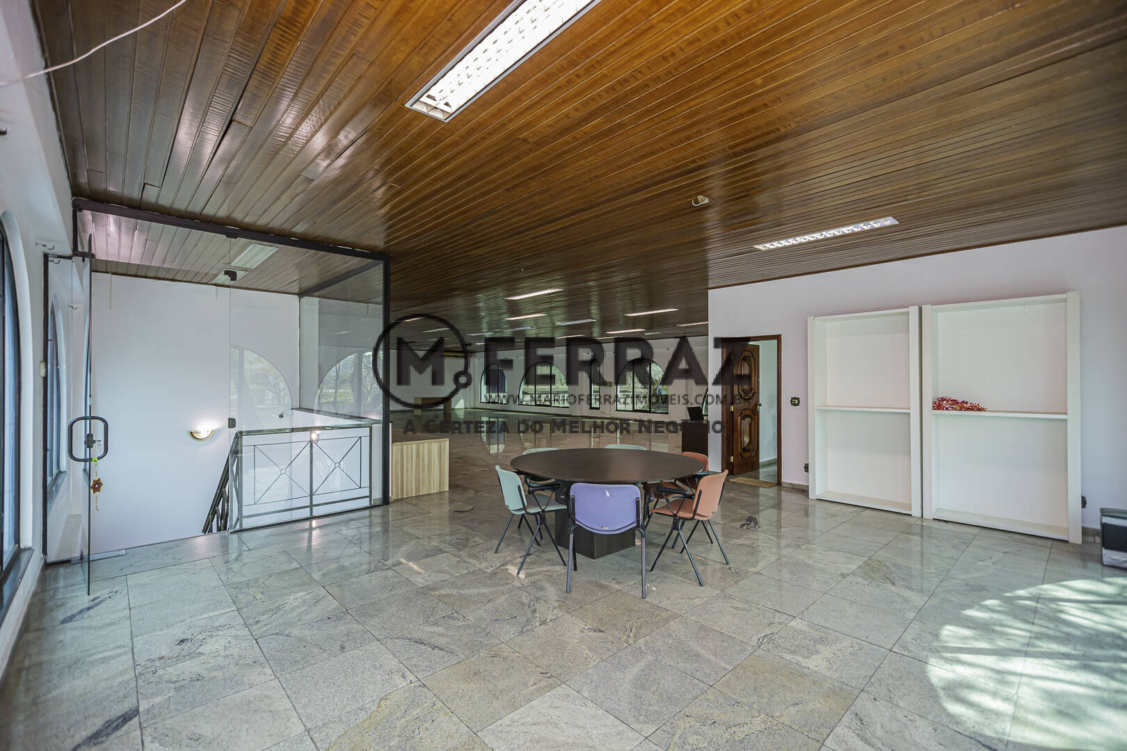 Prédio Inteiro para alugar, 1300m² - Foto 35