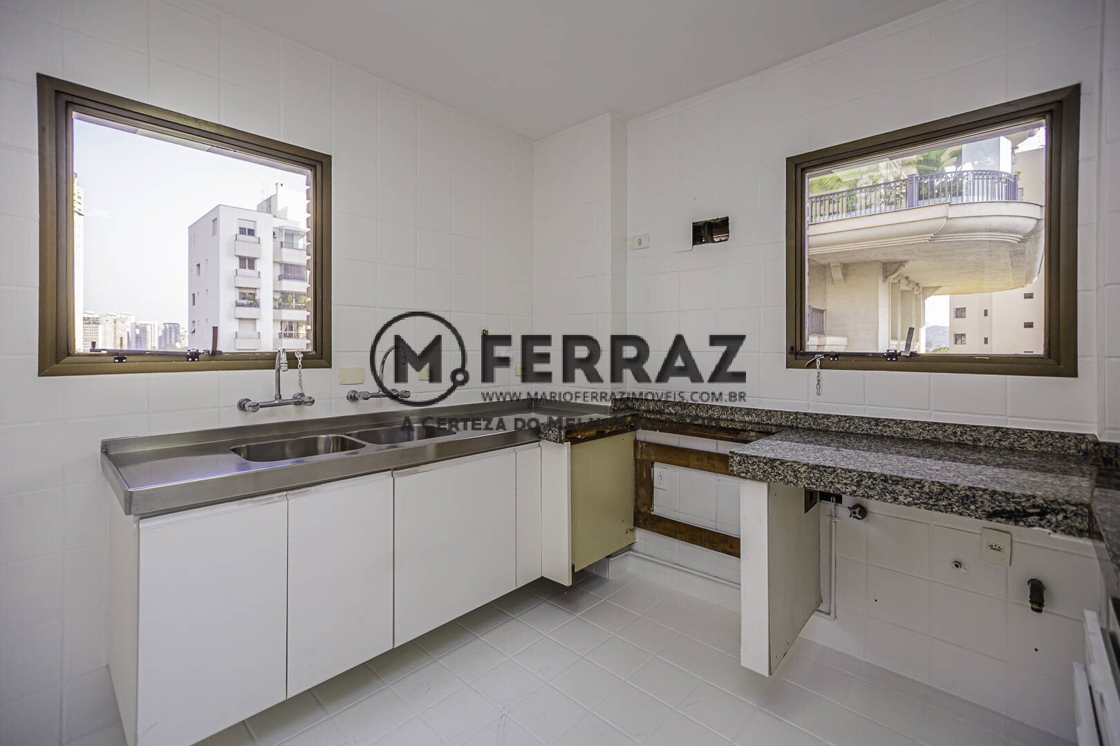 Apartamento para alugar com 4 quartos, 240m² - Foto 17