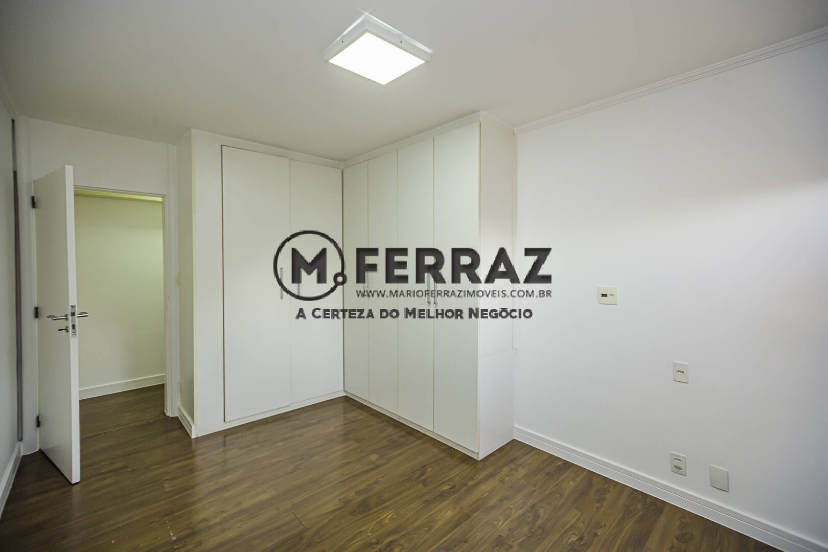 Apartamento para alugar com 4 quartos, 240m² - Foto 29