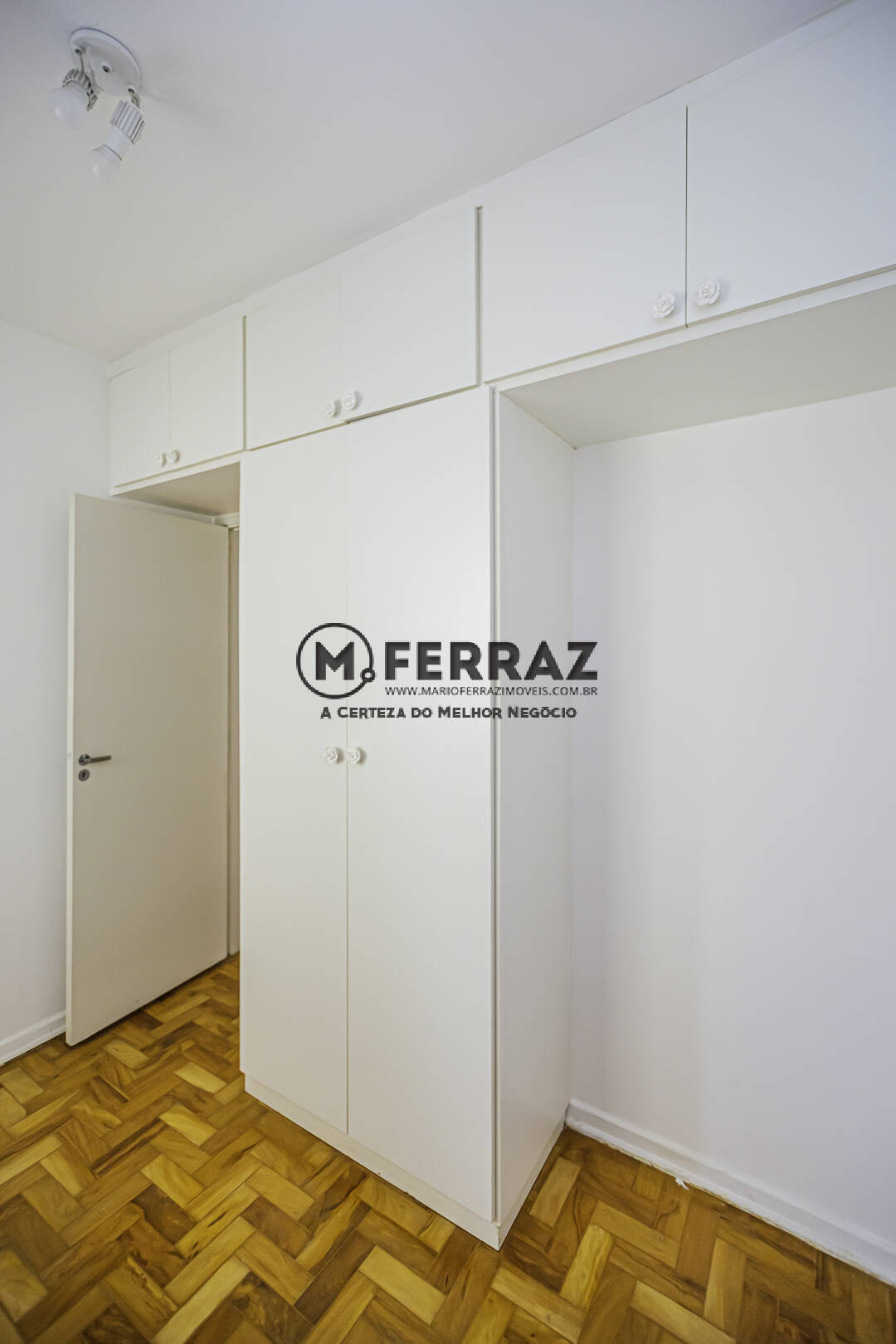 Apartamento para alugar com 3 quartos, 99m² - Foto 22