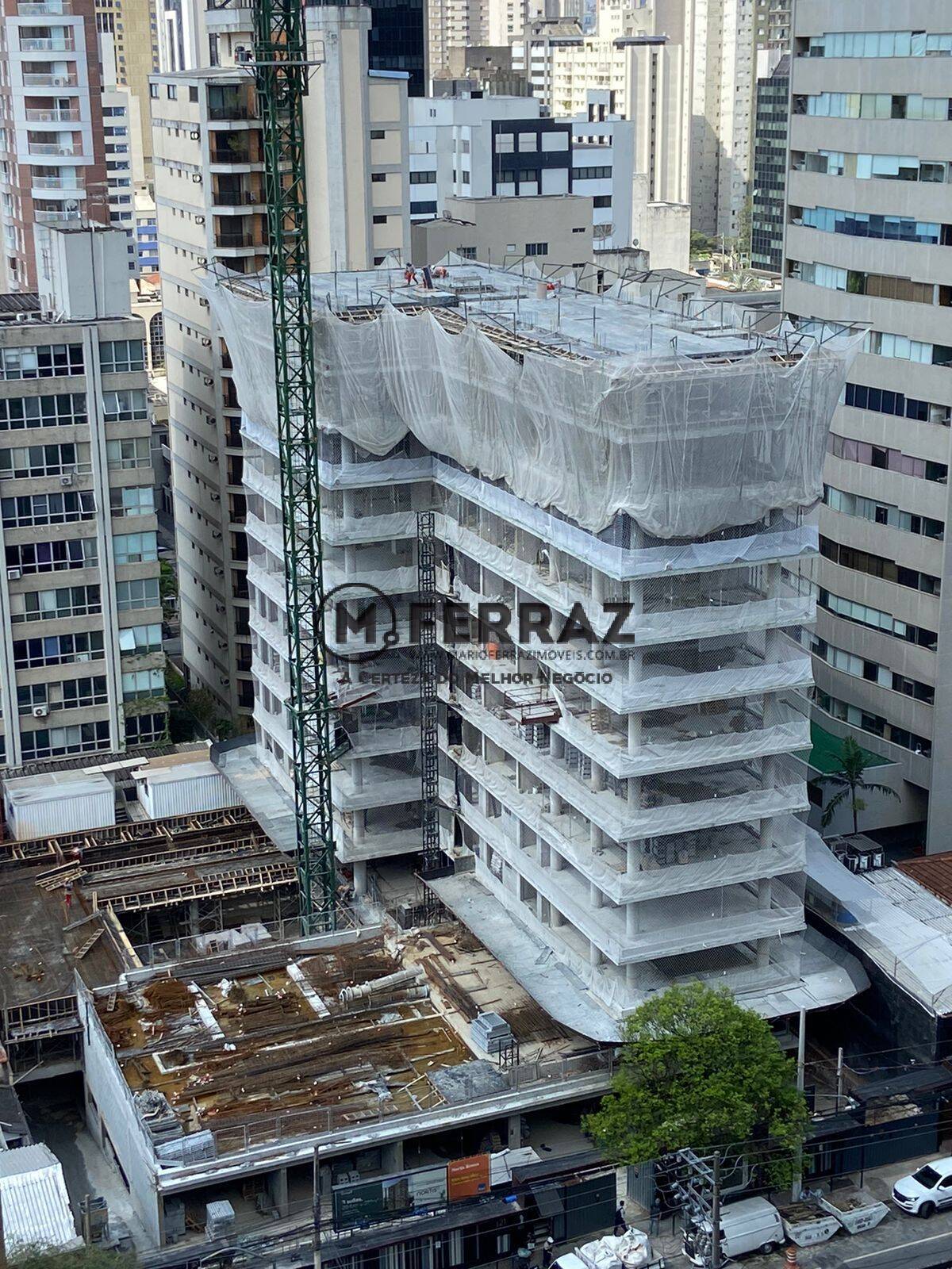 Apartamento à venda com 3 quartos, 209m² - Foto 11