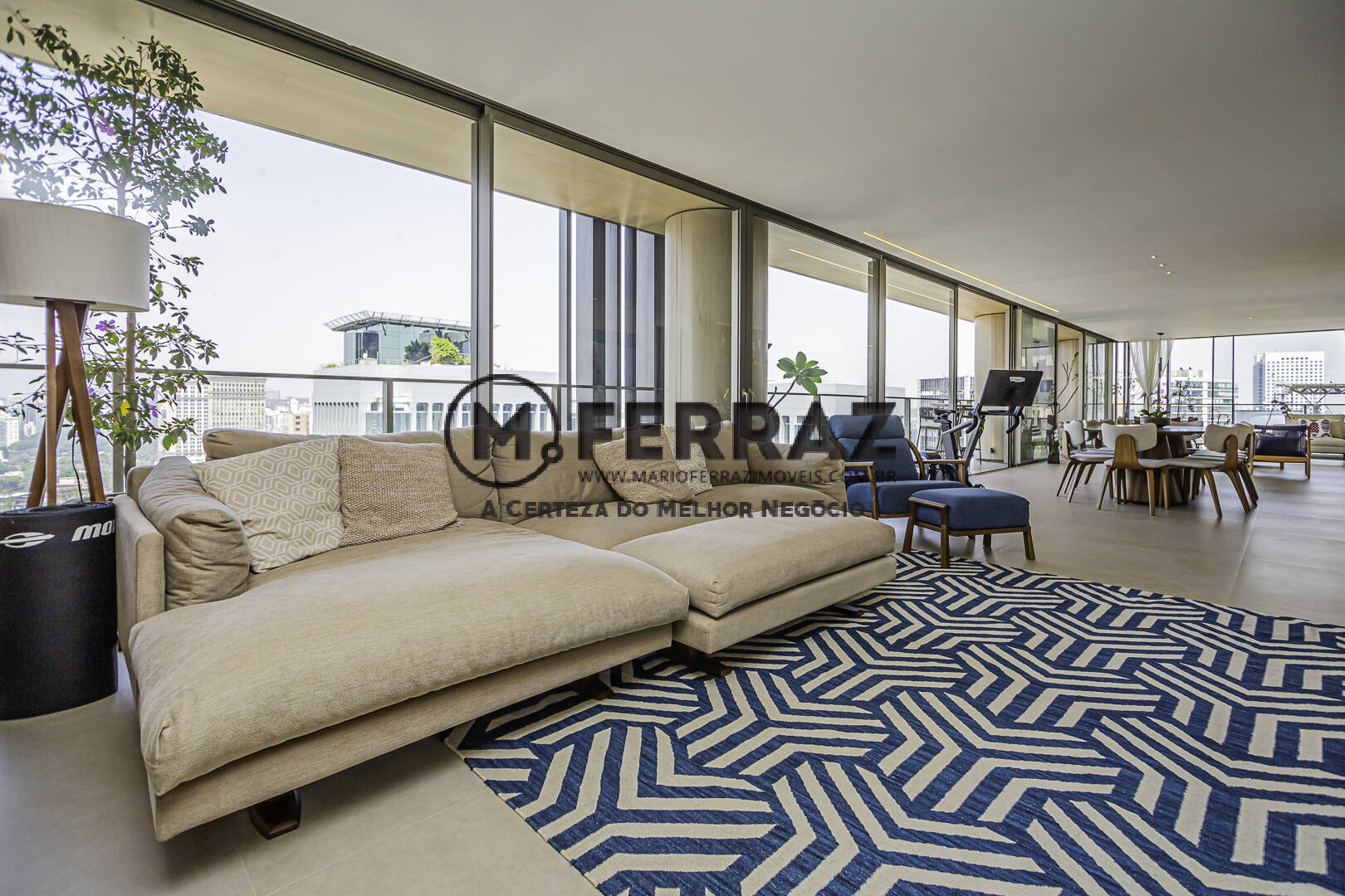 Apartamento à venda com 3 quartos, 235m² - Foto 1