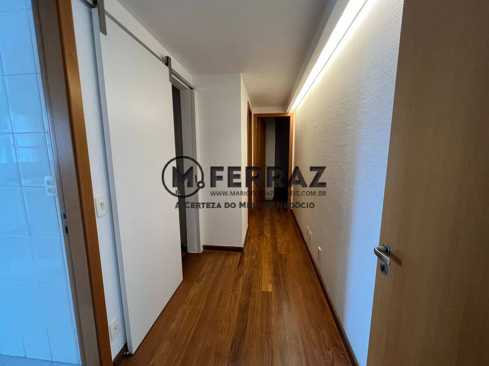 Apartamento à venda com 3 quartos, 196m² - Foto 9