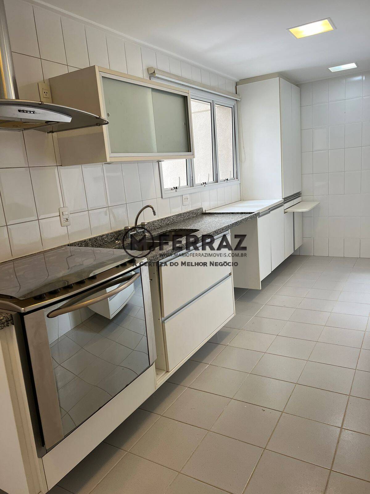 Apartamento à venda com 3 quartos, 196m² - Foto 7