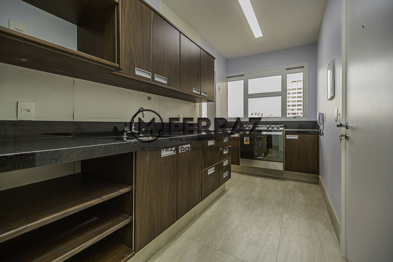 Apartamento para alugar com 2 quartos, 117m² - Foto 8