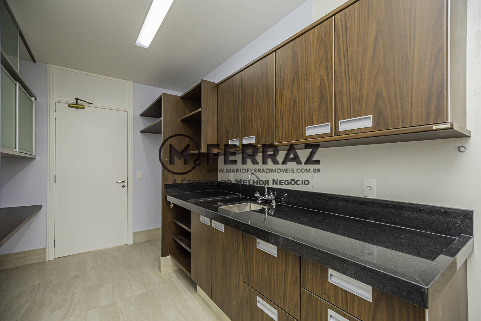 Apartamento para alugar com 2 quartos, 117m² - Foto 9