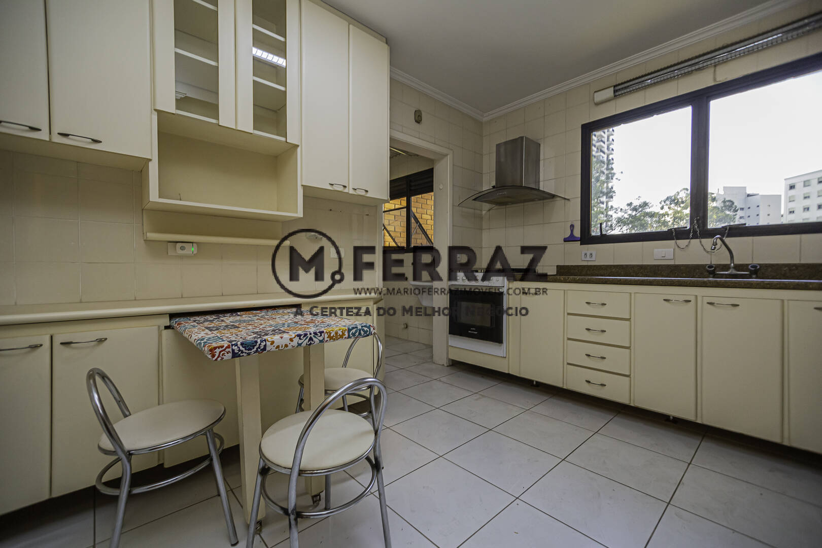 Apartamento à venda com 3 quartos, 133m² - Foto 13