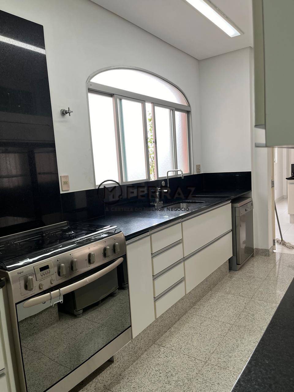 Apartamento à venda com 4 quartos, 370m² - Foto 12