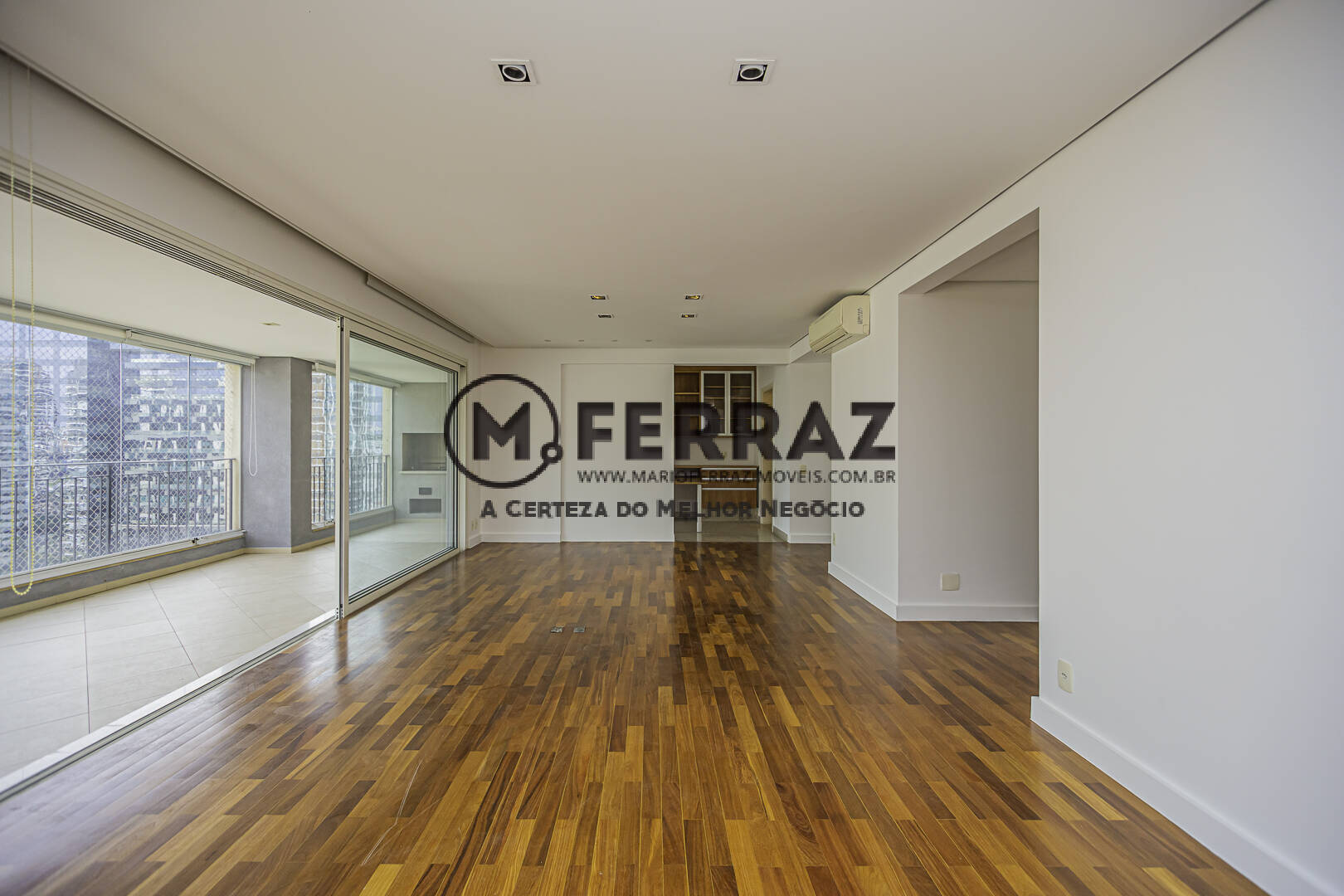 Apartamento à venda com 4 quartos, 223m² - Foto 3