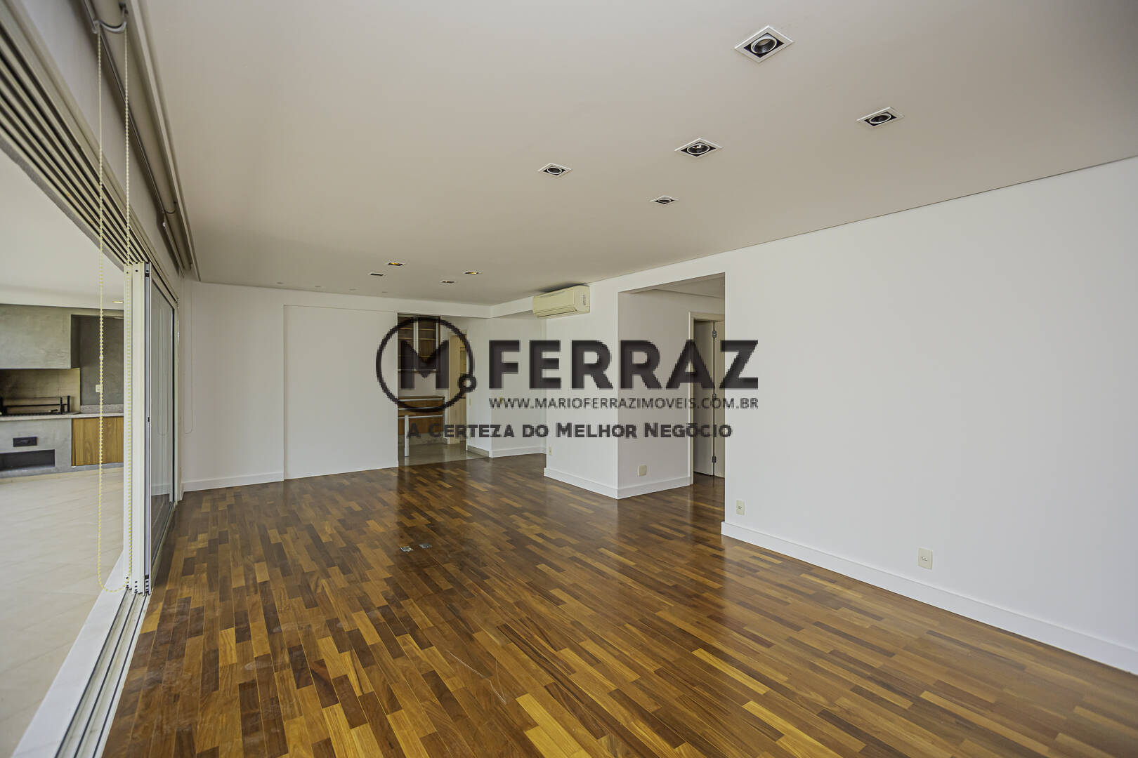 Apartamento à venda com 4 quartos, 223m² - Foto 4