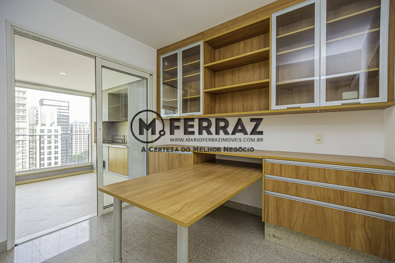 Apartamento à venda com 4 quartos, 223m² - Foto 10