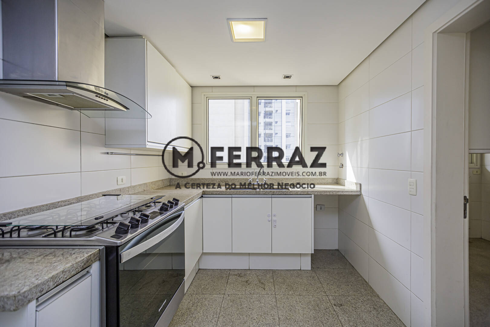 Apartamento à venda com 4 quartos, 223m² - Foto 11