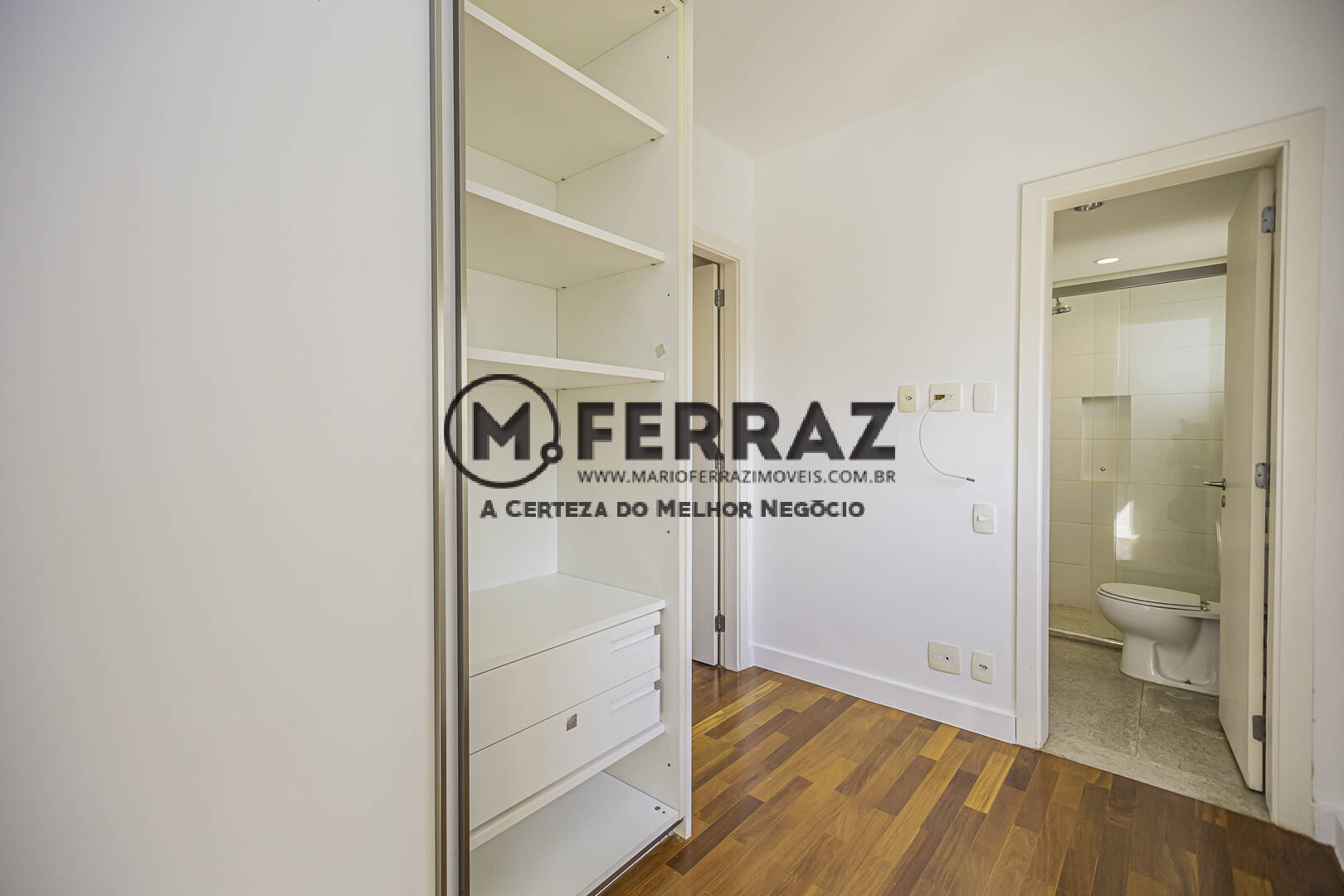 Apartamento à venda com 4 quartos, 223m² - Foto 16