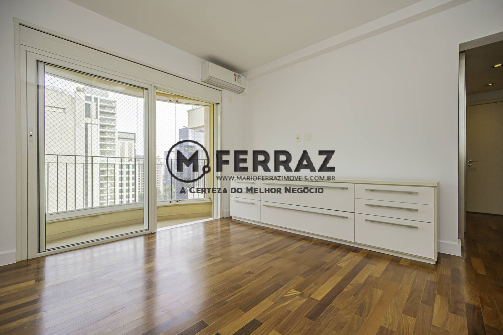 Apartamento à venda com 4 quartos, 223m² - Foto 32