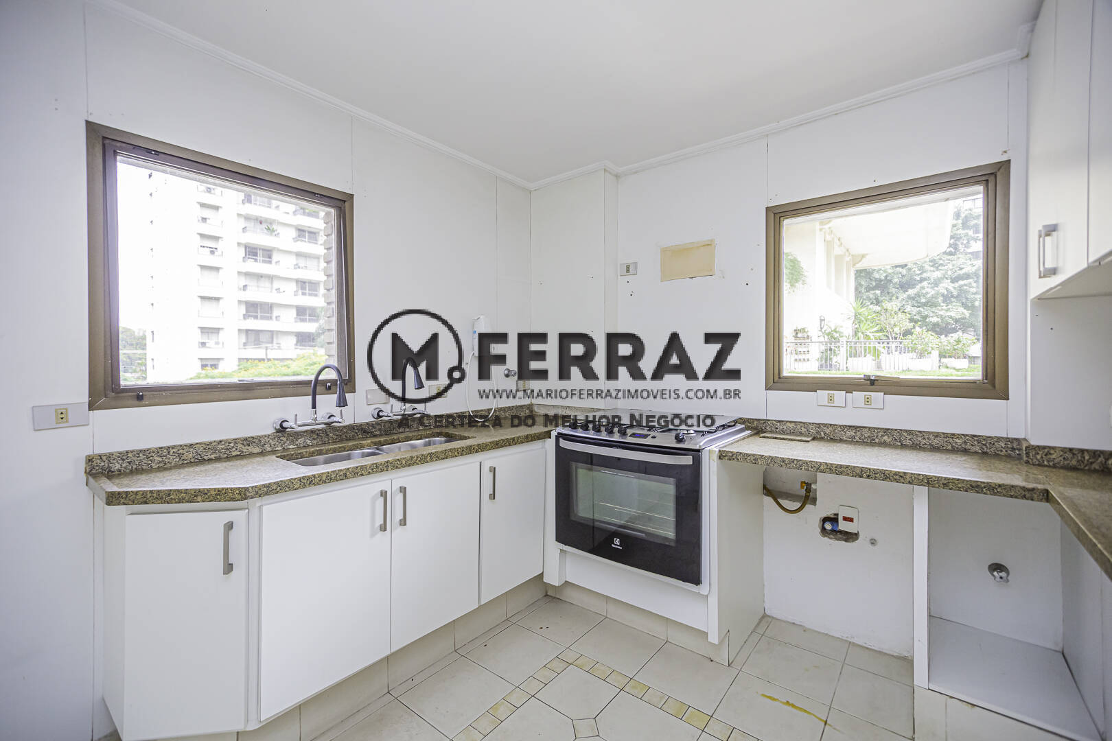 Apartamento para alugar com 4 quartos, 250m² - Foto 15