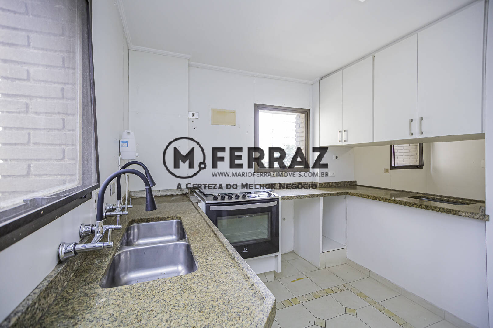 Apartamento para alugar com 4 quartos, 250m² - Foto 16