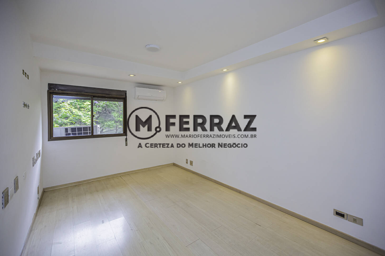 Apartamento para alugar com 4 quartos, 250m² - Foto 17