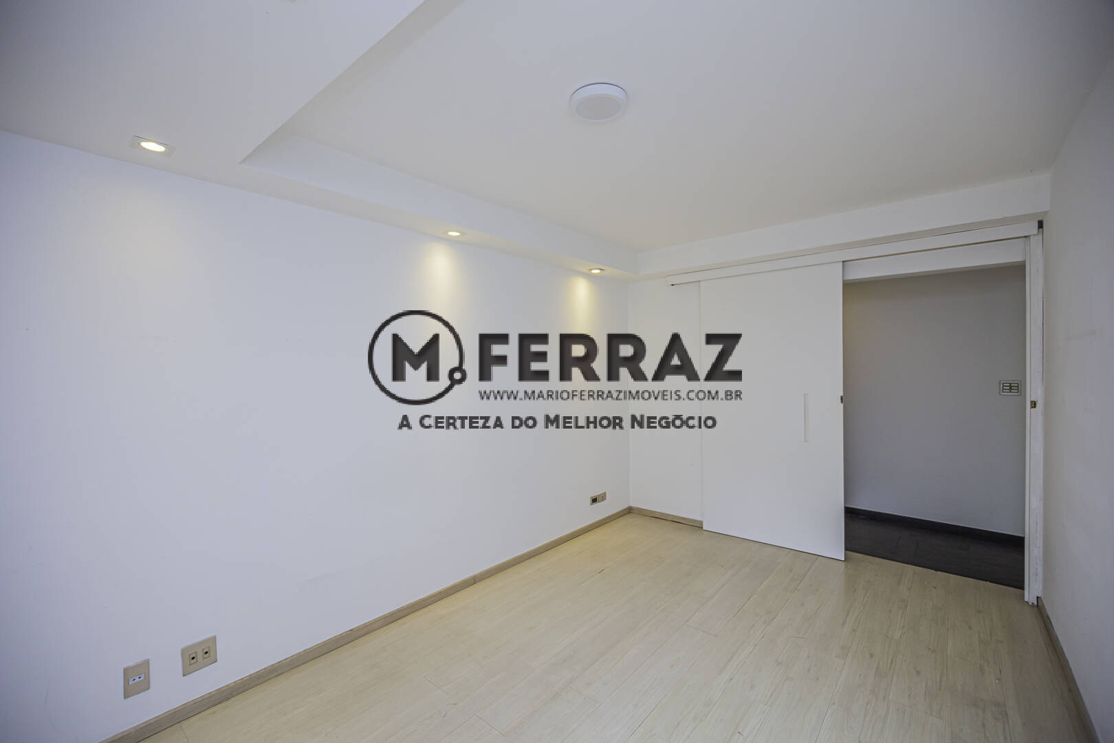 Apartamento para alugar com 4 quartos, 250m² - Foto 19