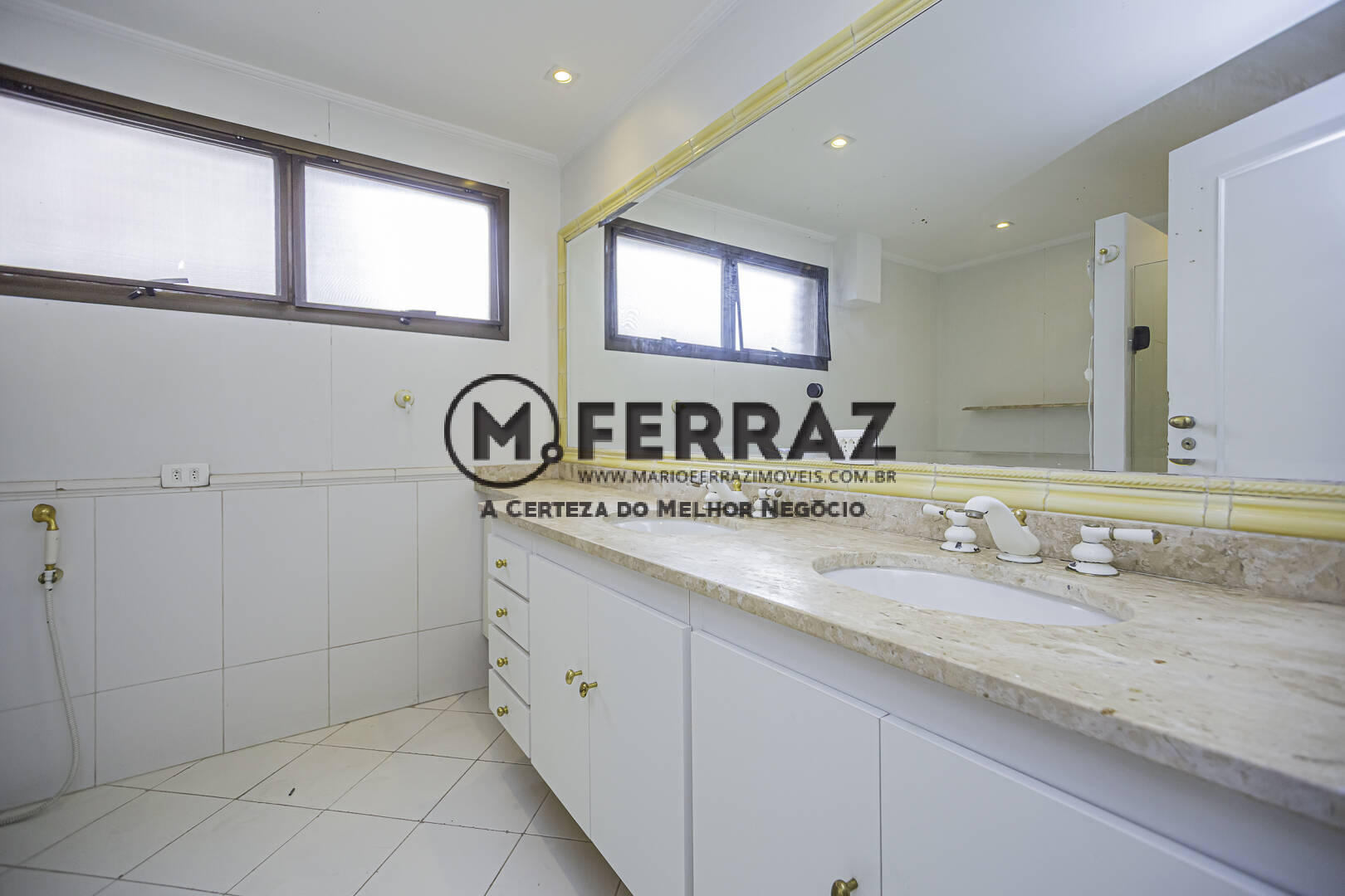 Apartamento para alugar com 4 quartos, 250m² - Foto 30