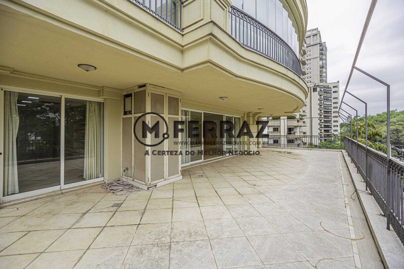 Apartamento à venda com 4 quartos, 440m² - Foto 1