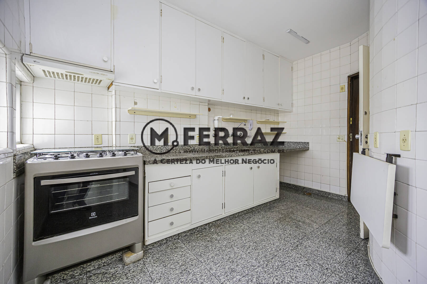 Apartamento à venda com 3 quartos, 130m² - Foto 9