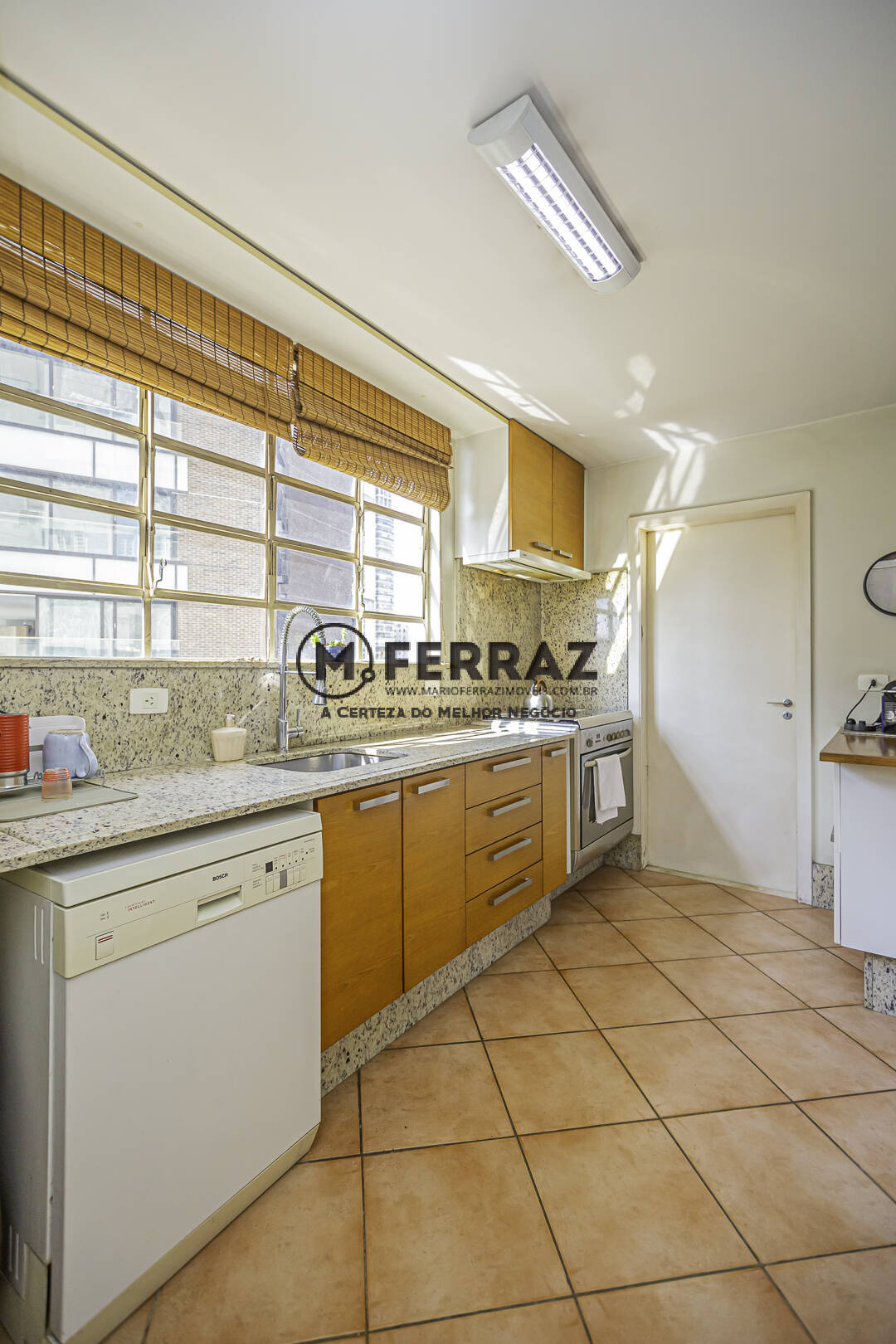 Apartamento à venda com 3 quartos, 194m² - Foto 21