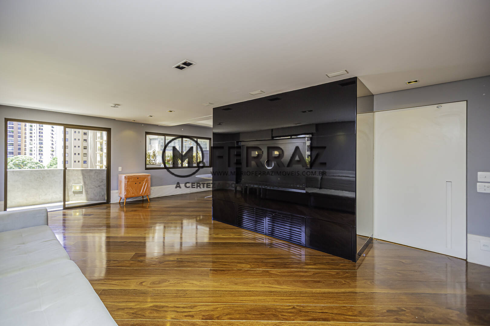 Apartamento à venda com 3 quartos, 190m² - Foto 3