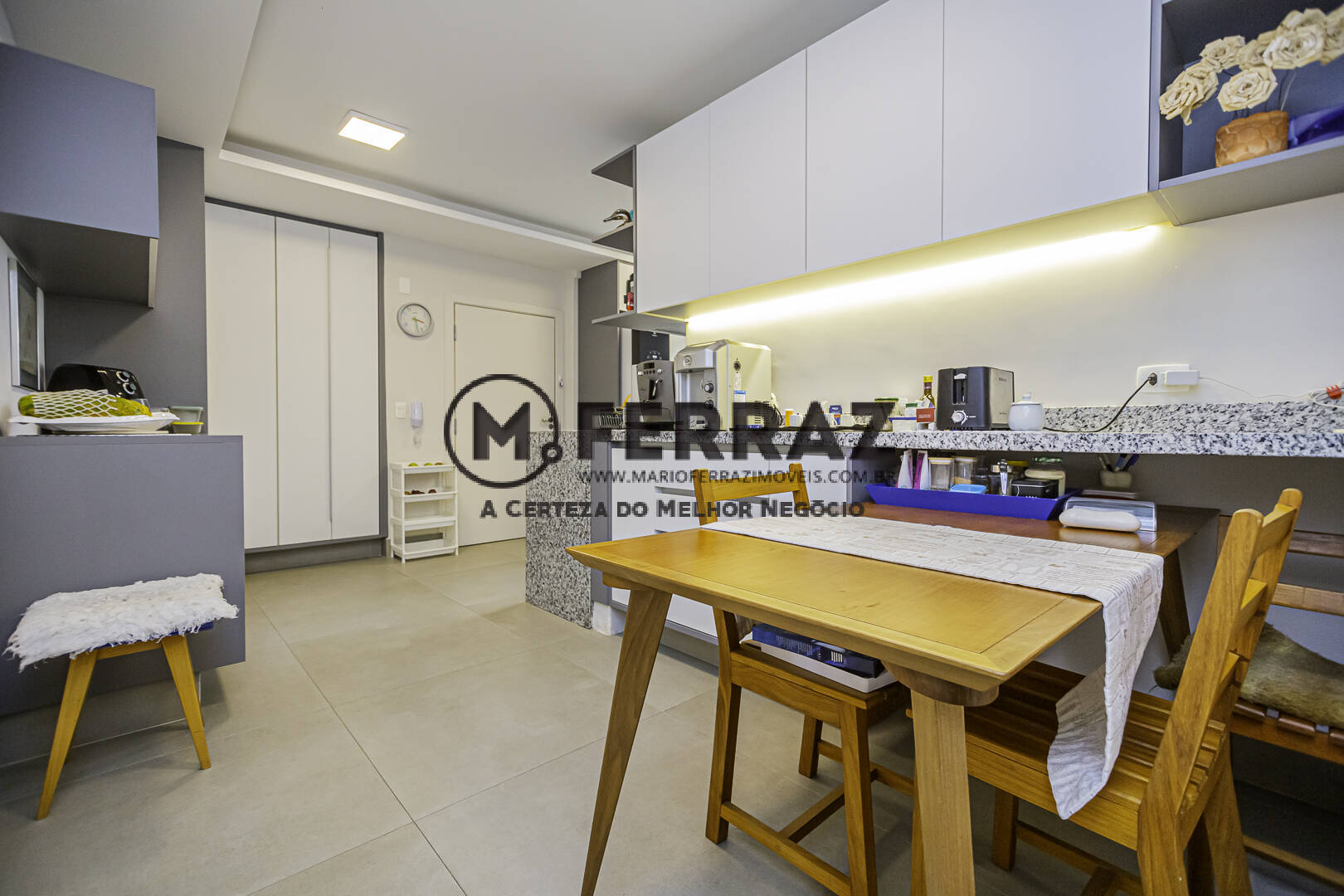 Apartamento à venda com 3 quartos, 142m² - Foto 24