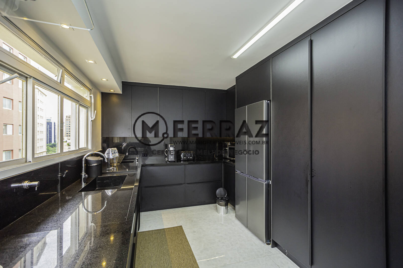 Apartamento à venda com 4 quartos, 340m² - Foto 17