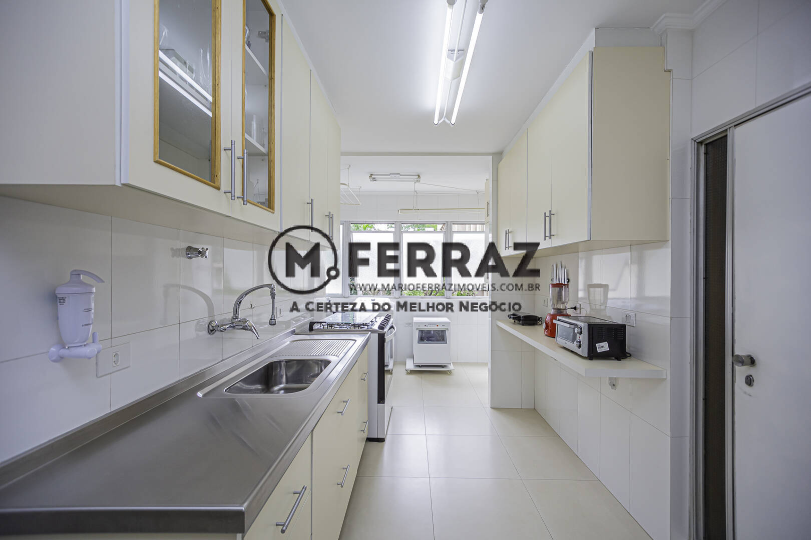 Apartamento à venda com 3 quartos, 142m² - Foto 15