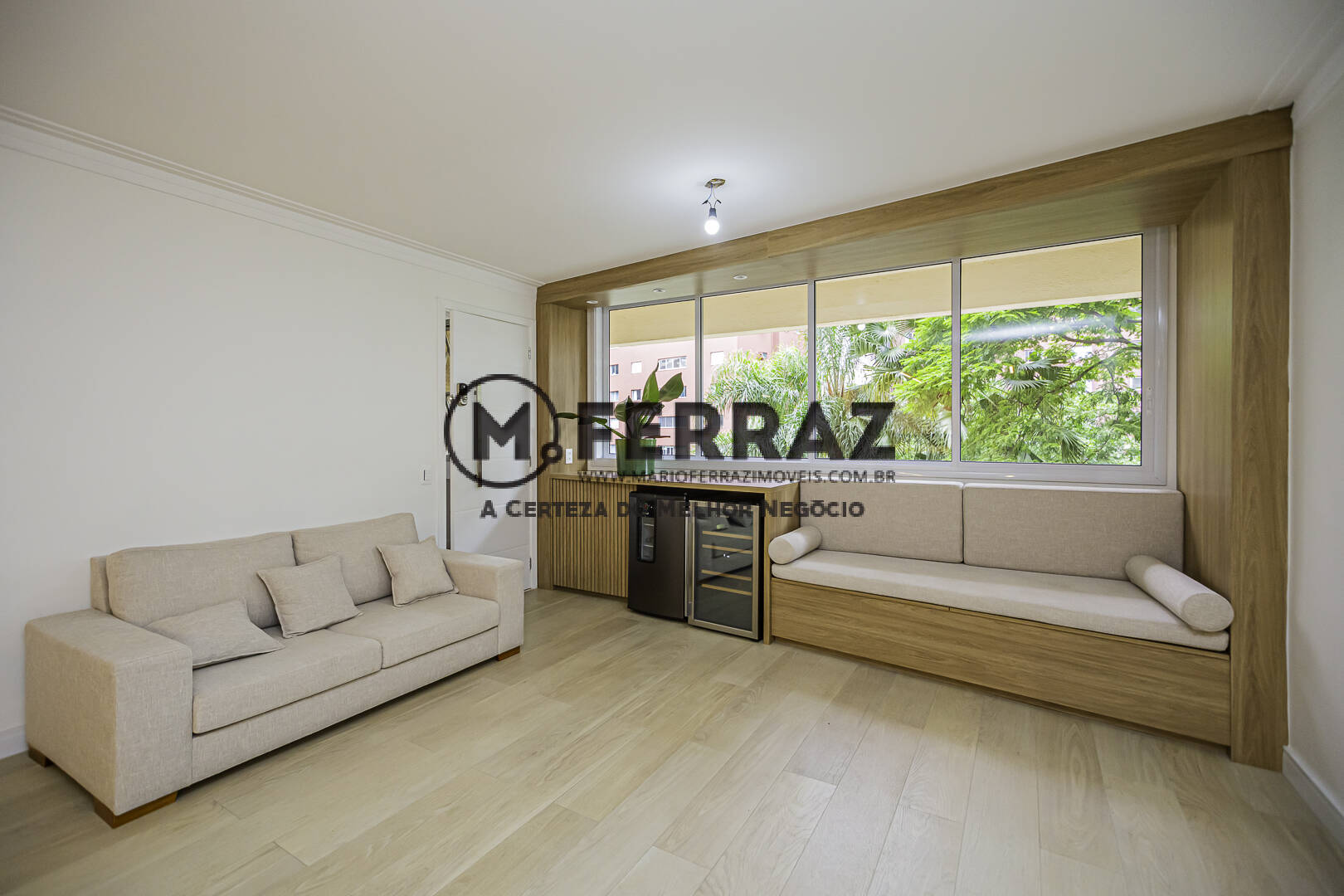 Apartamento à venda com 2 quartos, 110m² - Foto 2