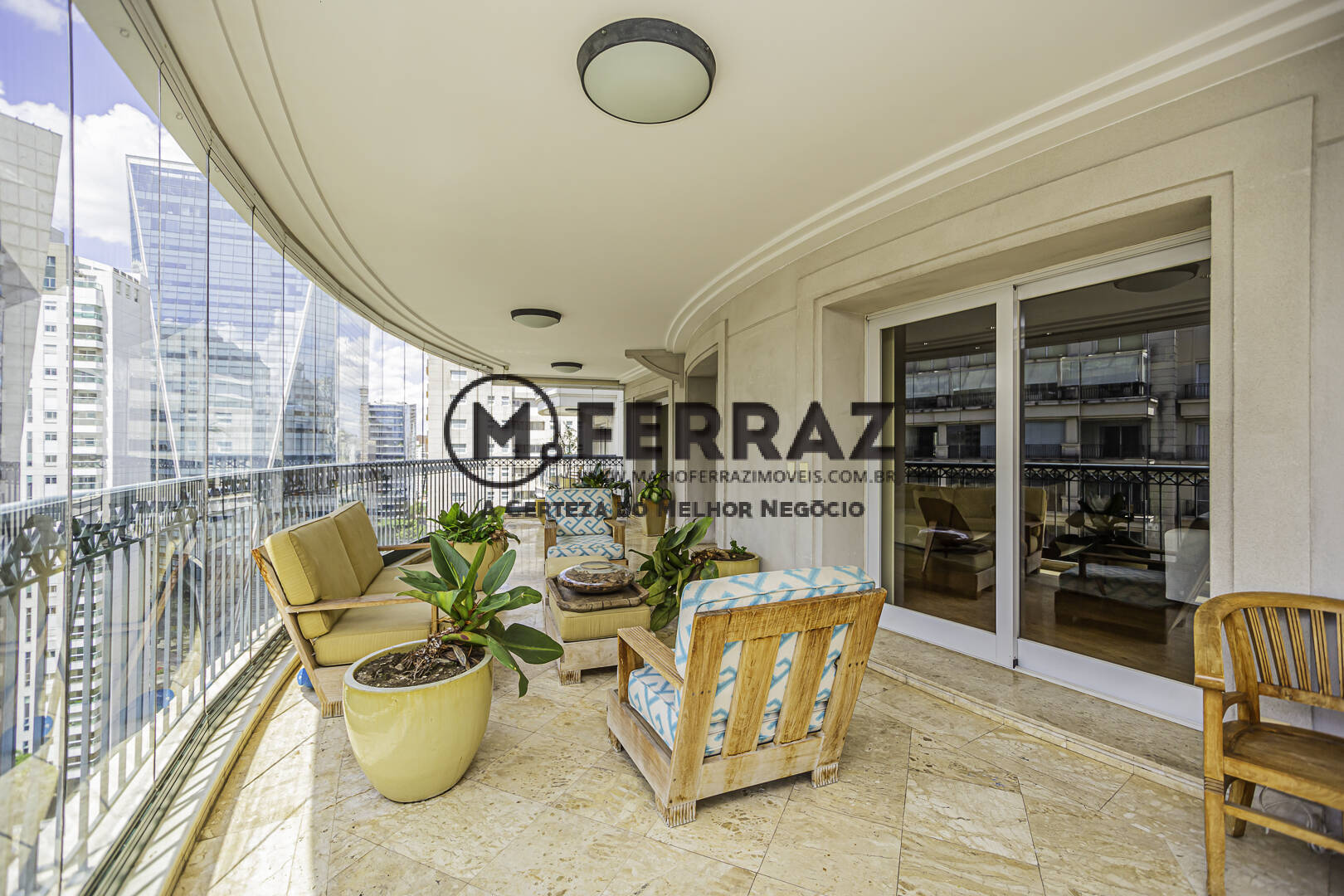 Apartamento para alugar com 4 quartos, 433m² - Foto 1