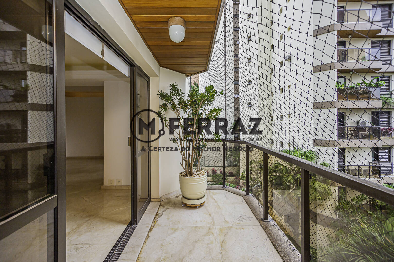 Apartamento para alugar com 3 quartos, 225m² - Foto 8