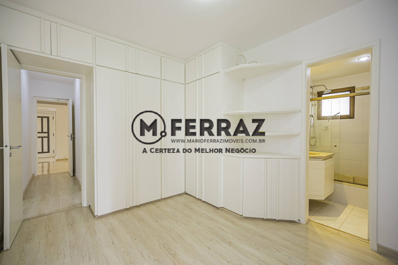 Apartamento para alugar com 3 quartos, 225m² - Foto 17