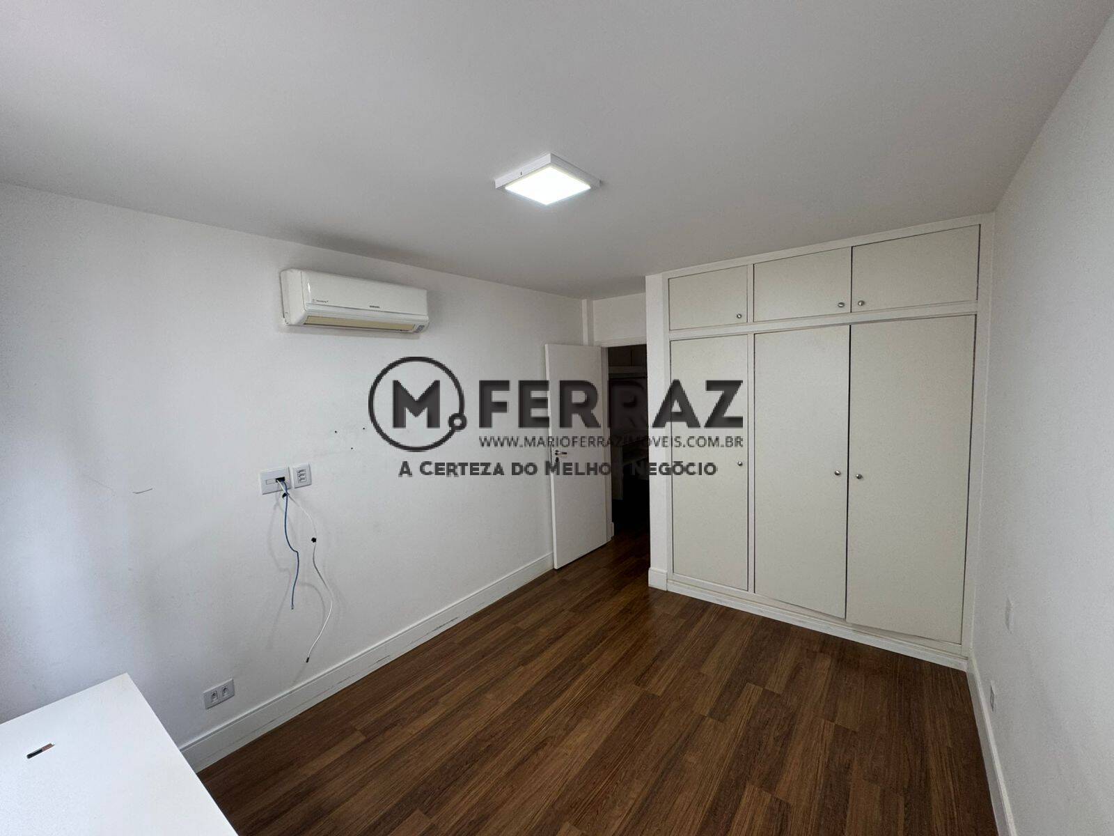 Apartamento para alugar com 3 quartos, 180m² - Foto 10