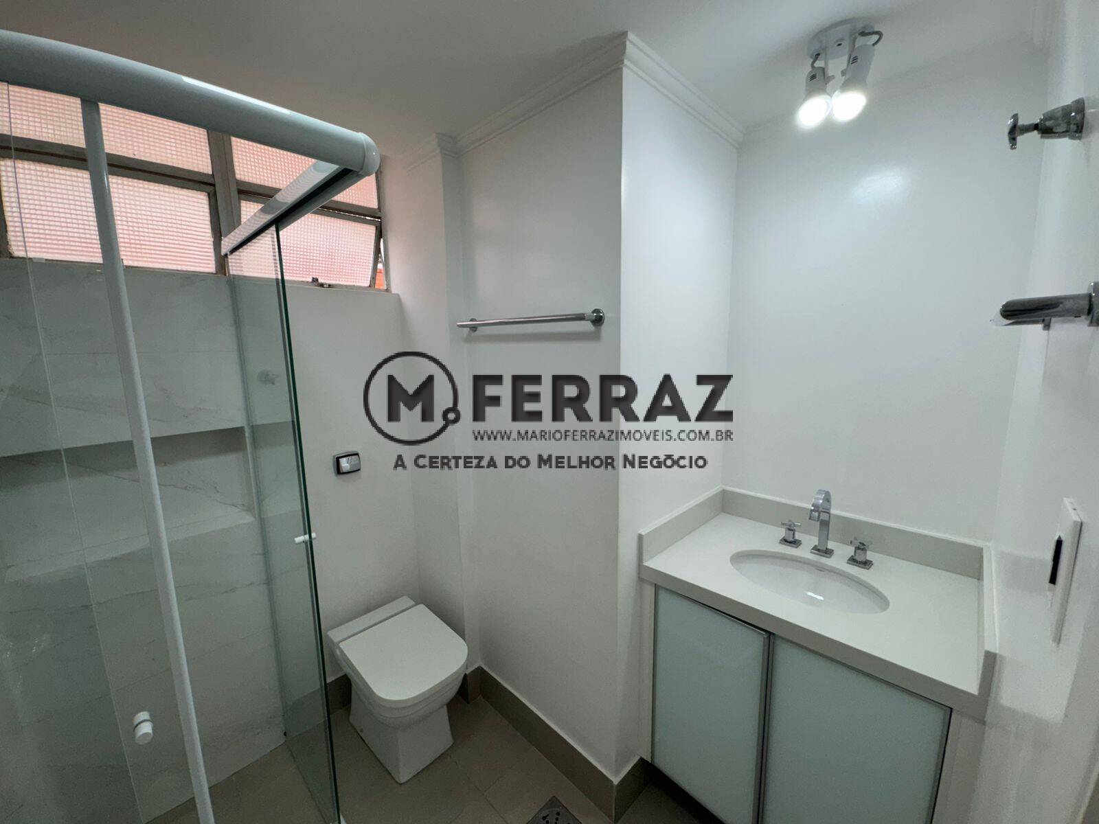 Apartamento para alugar com 3 quartos, 180m² - Foto 12