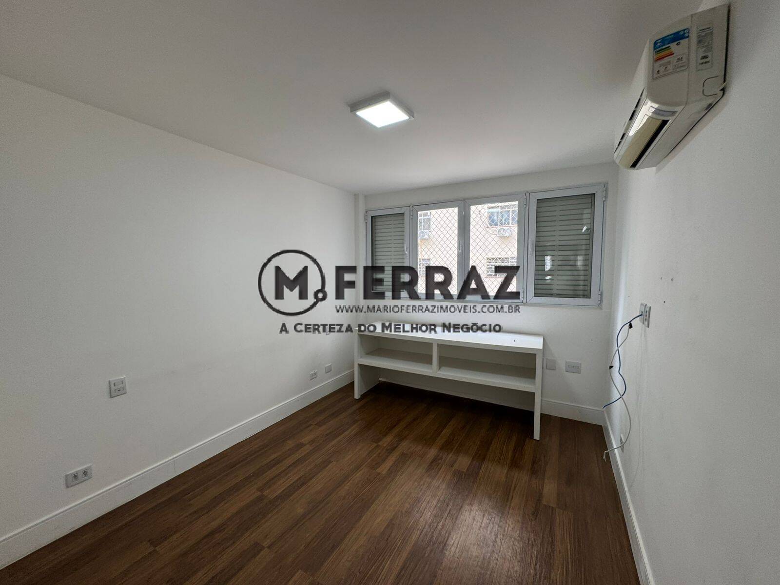 Apartamento para alugar com 3 quartos, 180m² - Foto 11