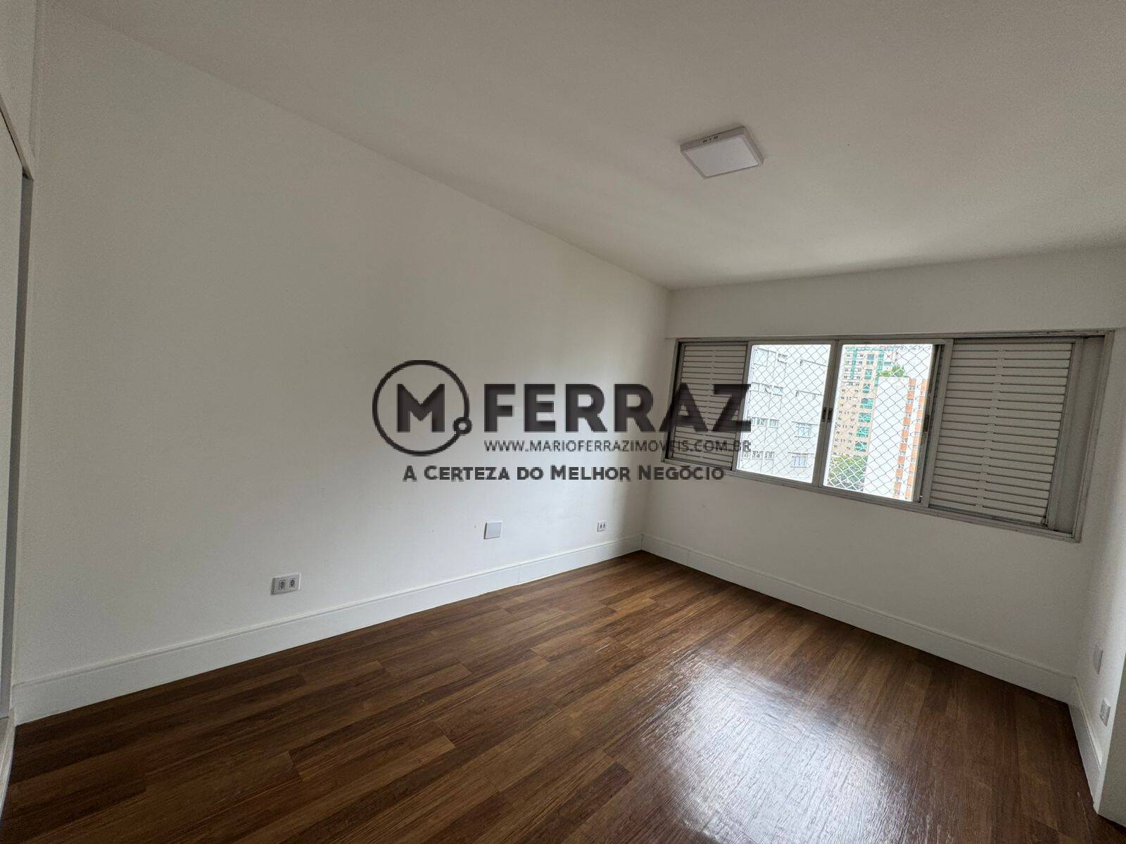 Apartamento para alugar com 3 quartos, 180m² - Foto 13