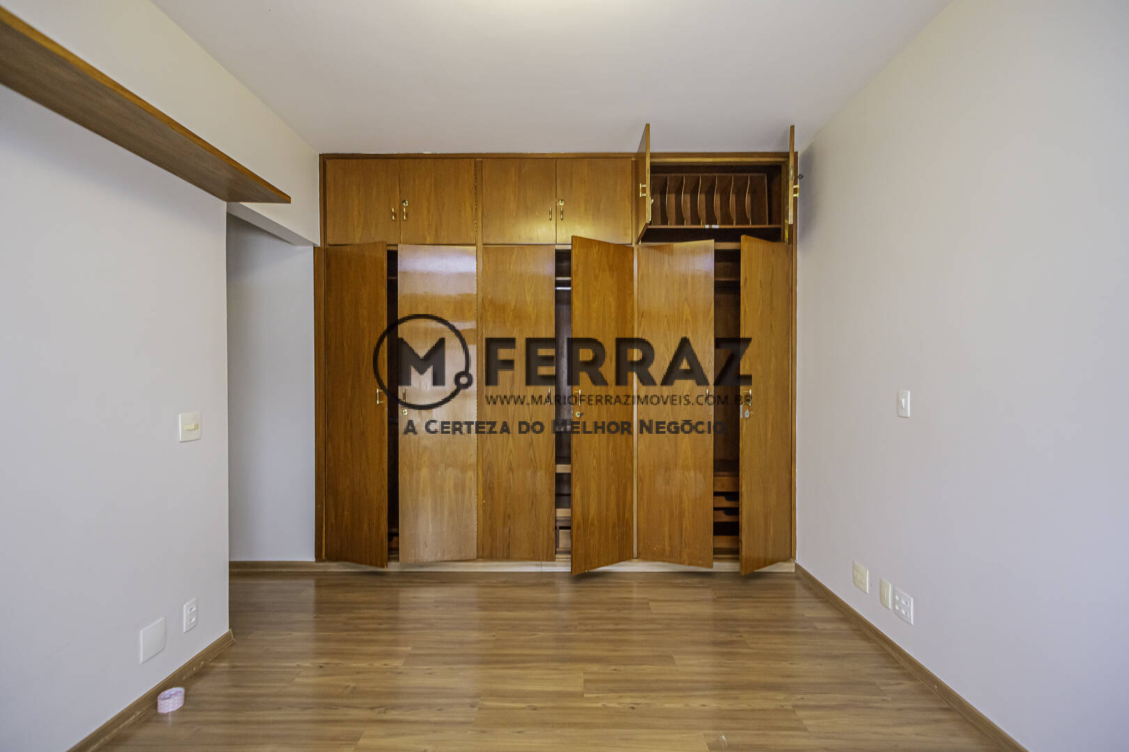 Apartamento à venda com 3 quartos, 200m² - Foto 22